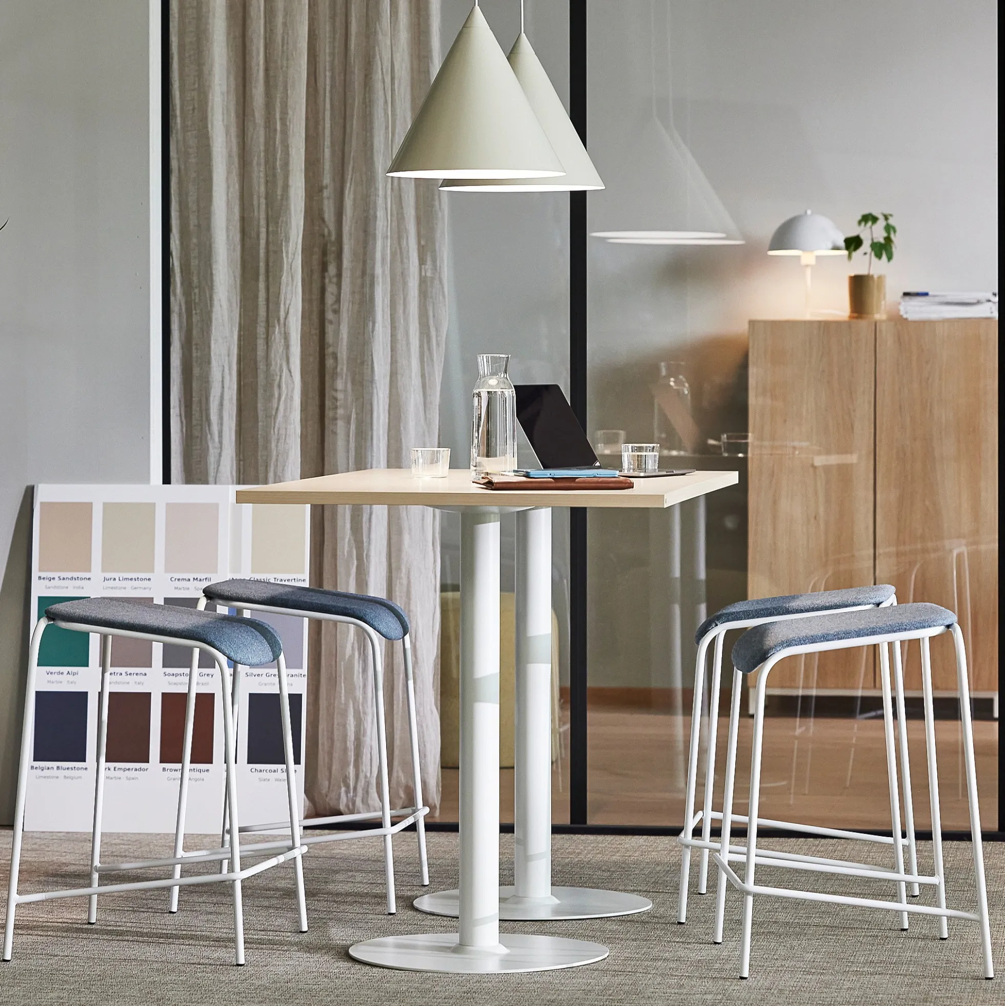 Baaripöytä VERTICUS 1400x800x900 mm, koivu/valkoinen