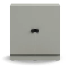 Kaappi QBUS 1 hylly, sokkeli, kahvat, 868x800x420 mm, vaaleanharmaa