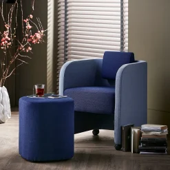 Kalusteryhmä COMFY Nojatuoli + rahi, pyörät, villakangas, taivaansininen/laivastonsininen