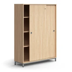 Liukuovikaappi QBUS Lukollinen, 3 hyllytasoa, jalusta, kahvat, 1636x1200x400 mm, hopeanharmaa, tammi