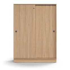 Liukuovikaappi QBUS Lukollinen, 3 hyllytasoa, sokkeli, kahvat, 1636x1200x400 mm, tammi