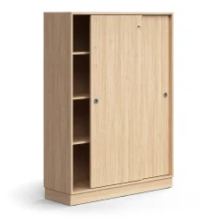 Liukuovikaappi QBUS Lukollinen, 3 hyllytasoa, sokkeli, kahvat, 1636x1200x400 mm, tammi