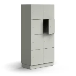 Lokerokaappi QBUS 8 lokeroa, sokkeli, 1636x800x420 mm, vaaleanharmaa