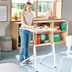 Oppilaspöytä ADJUST Korkeussäädettävä, 700x600 mm, korkeapainelaminaatti HPL, koivu, valkoinen