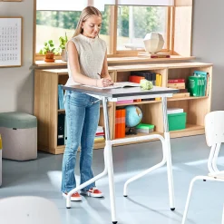 Oppilaspöytä ADJUST Korkeussäädettävä, 700x600 mm, linoleumi, tummanharmaa, valkoinen