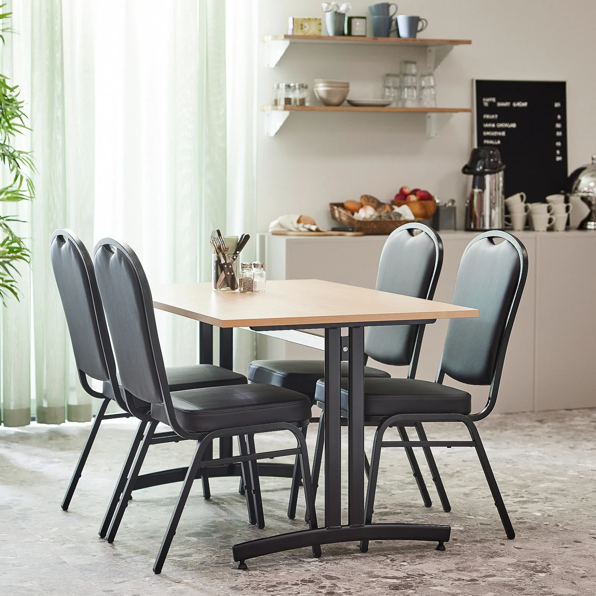 Ruokailuryhmä SANNA + HARTFORD Pöytä + 4 tuolia, pyökki, musta skai