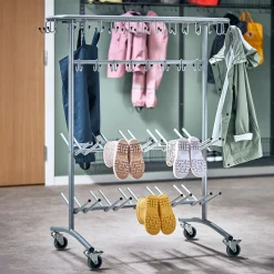 Vaate- ja kenkäteline NELLY Pyörällinen, hopeanharmaa